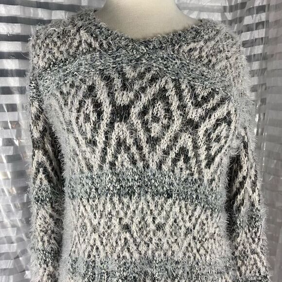 Style & Co White/Gray Soft Fuzzy Sweater - Picture 2 of 5